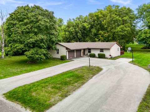 Photo of 108 Cardinal Drive, Leroy, IL 61752 (MLS # 12482970) Photo of 108 Cardinal Drive, Leroy, IL 61752 (MLS # 12482970)