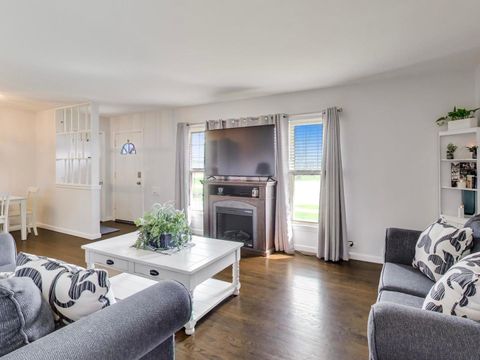 Tiny photo for 8124 W Courtland Avenue W, Harwood Heights, IL 60706 (MLS # 12614282)