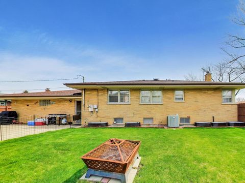 Tiny photo for 8124 W Courtland Avenue W, Harwood Heights, IL 60706 (MLS # 12614282)