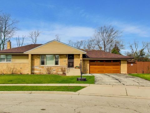 Tiny photo for 8124 W Courtland Avenue W, Harwood Heights, IL 60706 (MLS # 12614282)