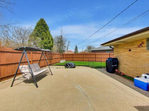 Tiny photo for 8124 W Courtland Avenue W, Harwood Heights, IL 60706 (MLS # 12614282)