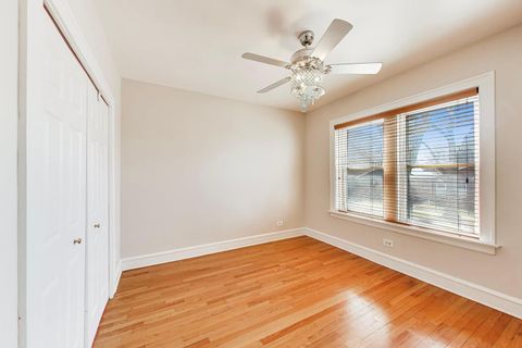 Tiny photo for 1734 W FOSTER Avenue #1, Chicago, IL 60640 (MLS # 12608494)