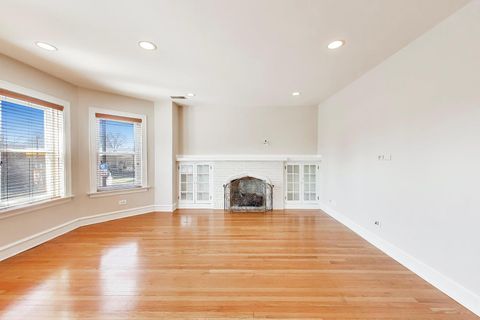 Tiny photo for 1734 W FOSTER Avenue #1, Chicago, IL 60640 (MLS # 12608494)