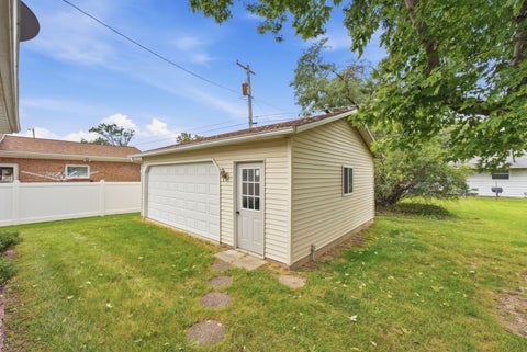 Tiny photo for 1871 41st Street, Moline, IL 61265 (MLS # 12747249)