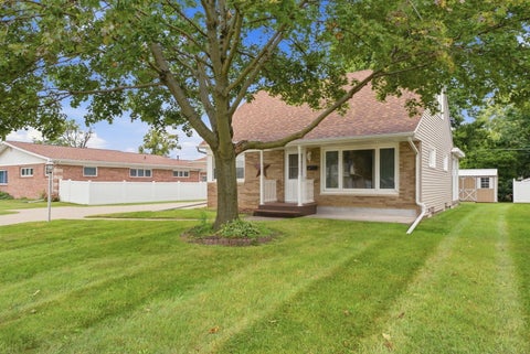 Tiny photo for 1871 41st Street, Moline, IL 61265 (MLS # 12747249)