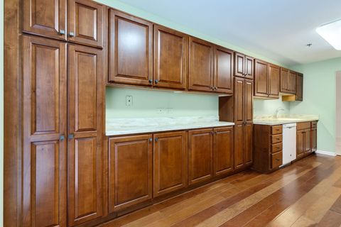 Tiny photo for 129 Acacia Circle #106E, Indian Head Park, IL 60525 (MLS # 12558071)