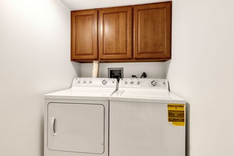 Tiny photo for 129 Acacia Circle #106E, Indian Head Park, IL 60525 (MLS # 12558071)