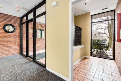 Tiny photo for 129 Acacia Circle #106E, Indian Head Park, IL 60525 (MLS # 12558071)