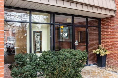 Tiny photo for 129 Acacia Circle #106E, Indian Head Park, IL 60525 (MLS # 12558071)
