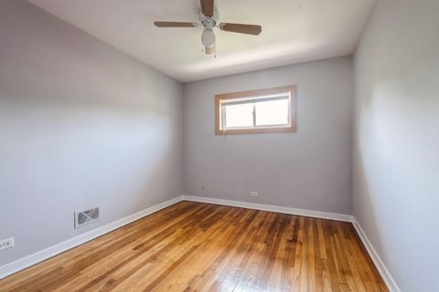 Tiny photo for 1718 Hovland Court, Evanston, IL 60201 (MLS # 12463934)