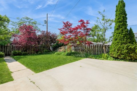 Tiny photo for 1718 Hovland Court, Evanston, IL 60201 (MLS # 12463934)