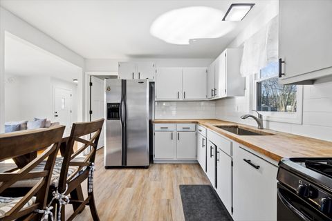 Tiny photo for 4709 William Street, McHenry, IL 60051 (MLS # 12606998)