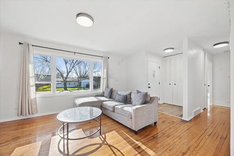 Tiny photo for 4709 William Street, McHenry, IL 60051 (MLS # 12606998)