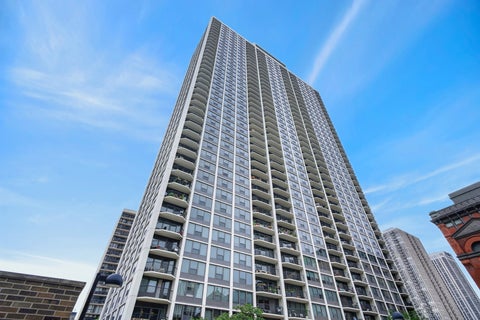 Tiny photo for 1560 N Sandburg Terrace #1905J, Chicago, IL 60610 (MLS # 12703523)