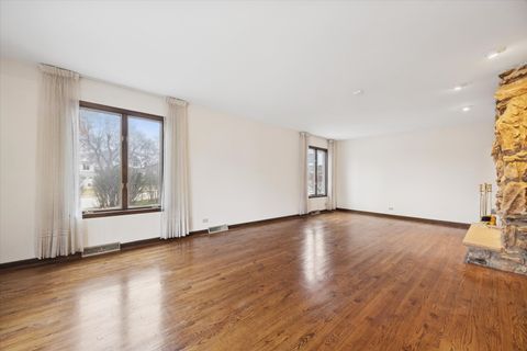 Tiny photo for 28 Concord Drive, Oak Brook, IL 60523 (MLS # 12515060)