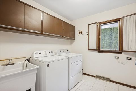 Tiny photo for 28 Concord Drive, Oak Brook, IL 60523 (MLS # 12515060)