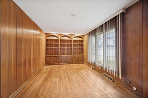 Tiny photo for 28 Concord Drive, Oak Brook, IL 60523 (MLS # 12515060)