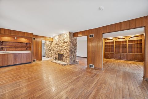 Tiny photo for 28 Concord Drive, Oak Brook, IL 60523 (MLS # 12515060)