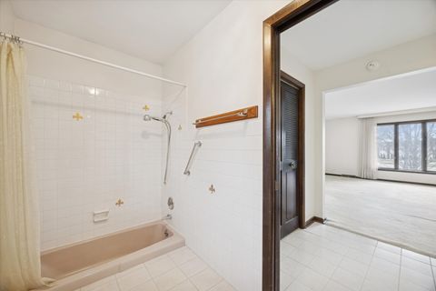 Tiny photo for 28 Concord Drive, Oak Brook, IL 60523 (MLS # 12515060)