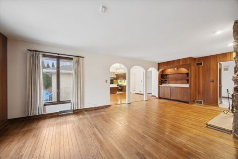 Tiny photo for 28 Concord Drive, Oak Brook, IL 60523 (MLS # 12515060)