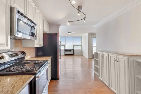 Tiny photo for 5733 N Sheridan Road #23B, Chicago, IL 60660 (MLS # 12558222)