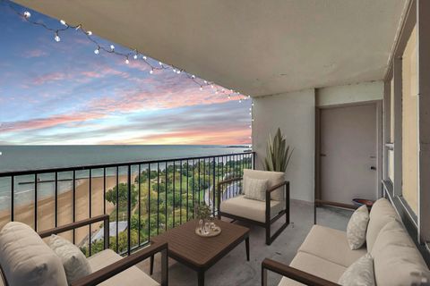 Tiny photo for 5733 N Sheridan Road #23B, Chicago, IL 60660 (MLS # 12558222)