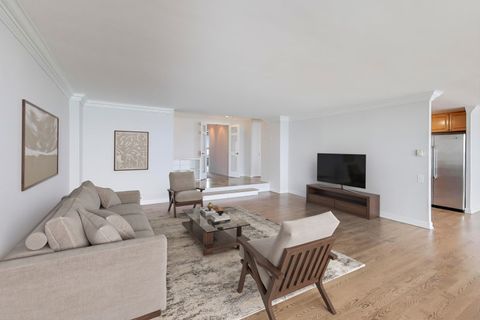 Tiny photo for 5733 N Sheridan Road #23B, Chicago, IL 60660 (MLS # 12558222)