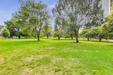 Tiny photo for 5733 N Sheridan Road #23B, Chicago, IL 60660 (MLS # 12558222)