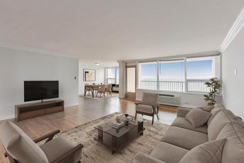 Tiny photo for 5733 N Sheridan Road #23B, Chicago, IL 60660 (MLS # 12558222)