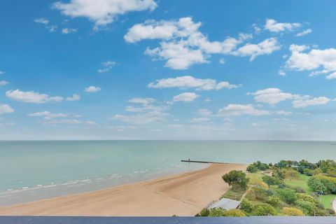 Tiny photo for 5733 N Sheridan Road #23B, Chicago, IL 60660 (MLS # 12558222)