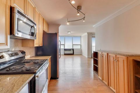 Tiny photo for 5733 N Sheridan Road #23B, Chicago, IL 60660 (MLS # 12558222)
