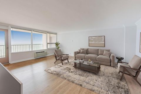 Tiny photo for 5733 N Sheridan Road #23B, Chicago, IL 60660 (MLS # 12558222)