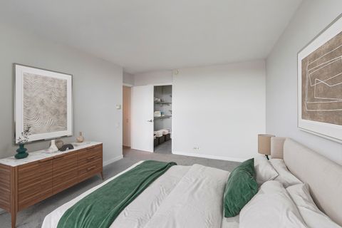 Tiny photo for 5733 N Sheridan Road #23B, Chicago, IL 60660 (MLS # 12558222)