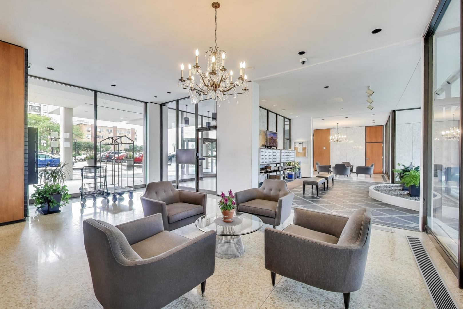 5733 N Sheridan Road 23B