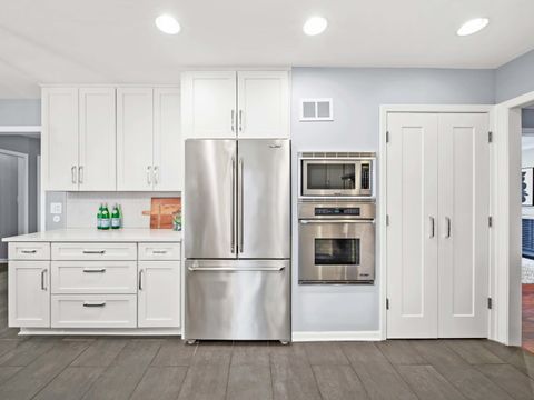 Tiny photo for 2409 The Strand, Northbrook, IL 60062 (MLS # 12615919)