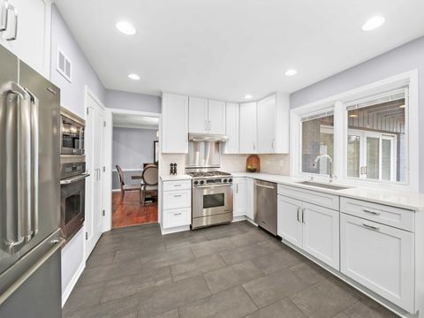 Tiny photo for 2409 The Strand, Northbrook, IL 60062 (MLS # 12615919)