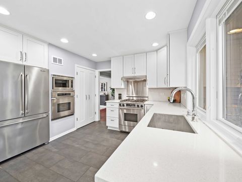 Tiny photo for 2409 The Strand, Northbrook, IL 60062 (MLS # 12615919)