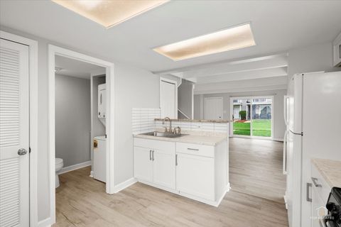 Tiny photo for 512 MEADOW GREEN Lane, Round Lake Beach, IL 60073 (MLS # 12621464)