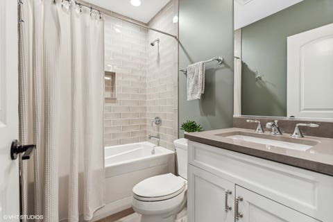 Tiny photo for 1165 W Eddy Street #2W, Chicago, IL 60657 (MLS # 12608299)