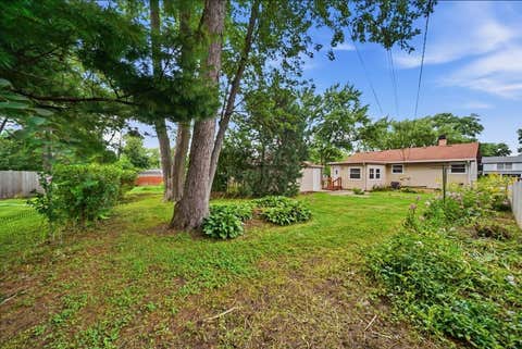 Tiny photo for 423 Lawrence Avenue, Grayslake, IL 60030 (MLS # 12714894)