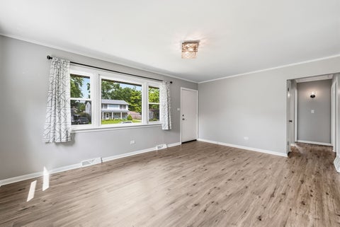 Tiny photo for 423 Lawrence Avenue, Grayslake, IL 60030 (MLS # 12714894)
