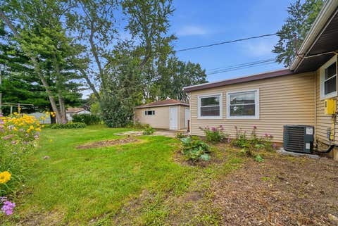 Tiny photo for 423 Lawrence Avenue, Grayslake, IL 60030 (MLS # 12714894)