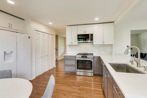 Tiny photo for 3790 Whispering Trails Drive, Hoffman Estates, IL 60192 (MLS # 12595630)