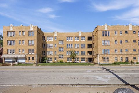 Tiny photo for 1622 18TH Avenue #24, Rock Island, IL 61201 (MLS # 12631563)