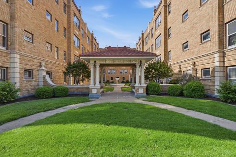 Tiny photo for 1622 18TH Avenue #24, Rock Island, IL 61201 (MLS # 12631563)