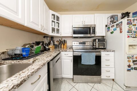 Tiny photo for 5415 N Sheridan Road #3405, Chicago, IL 60640 (MLS # 12423006)