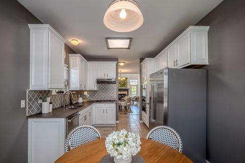 Tiny photo for 758 Oak Hollow Drive, Crystal Lake, IL 60014 (MLS # 12629158)