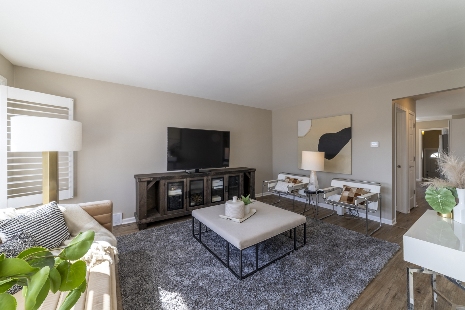 5806 S Menard Avenue