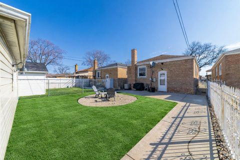 Tiny photo for 5806 S Menard Avenue, Chicago, IL 60638 (MLS # 12572567)