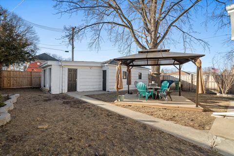 A home in Evergreen Park